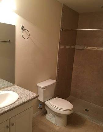 4th image of 625/627 SE 12th Ct