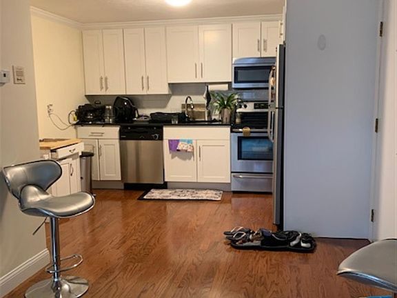 2nd image of 6 Blair Pl APT 9