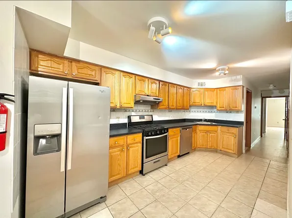 47 Jewett Avenue image 9 of 25