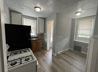 570 Broad St #1D, Meriden, CT 06450