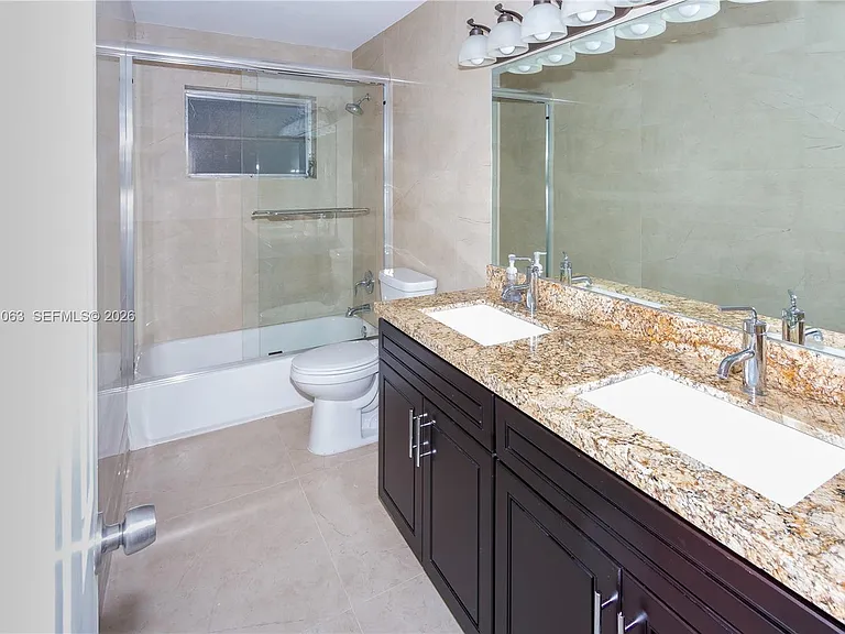 16641 Royal Poinciana Dr — Photo 17