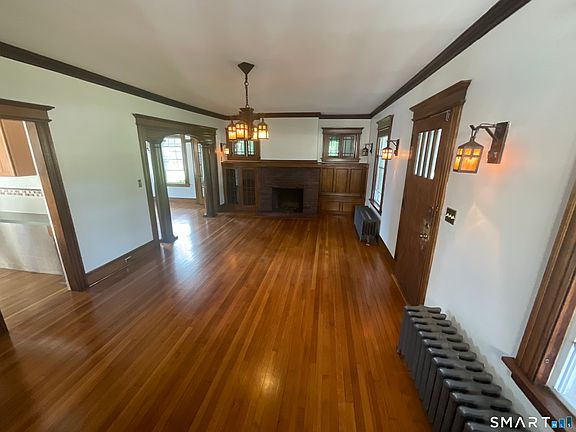 5th image of 1127 W Broad St
