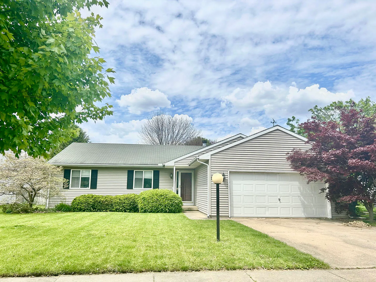 3112 Valerie Dr photo 1
