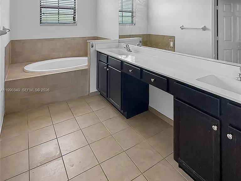 709 SE 35th Ave — Photo 8