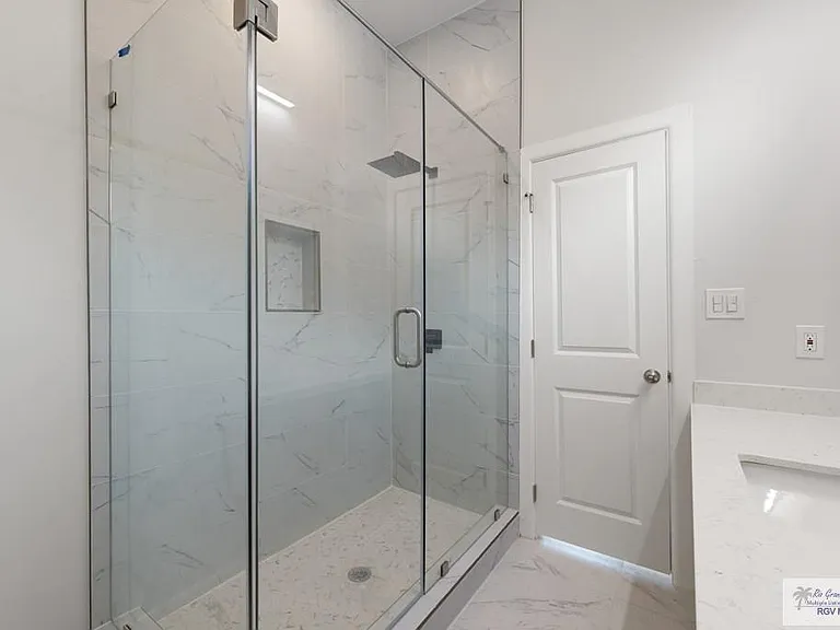 6941 Diamond Cove Dr — Photo 14