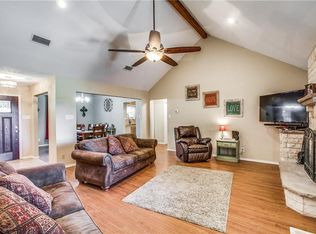 113 Longbranch Rd, Burleson, TX 76028