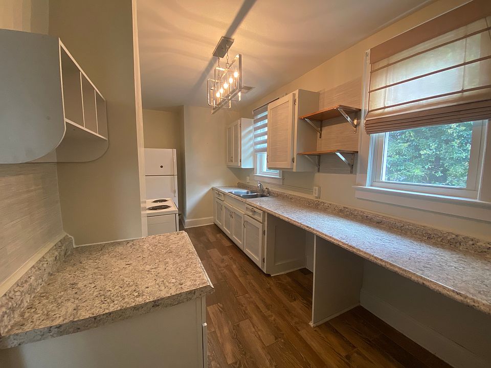 Lots of storage options. Work/Office space/Built-in counter height eat in area fits 2 stools or 2 chairs comfortably