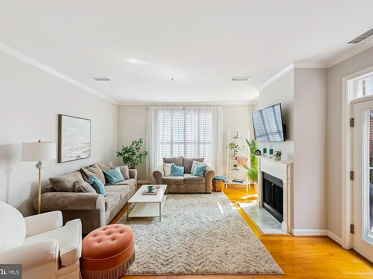 116 N Union St — Photo 5