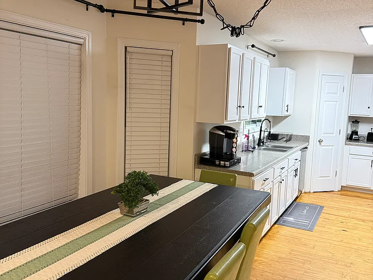 411 Fletcher Ln — Photo 39