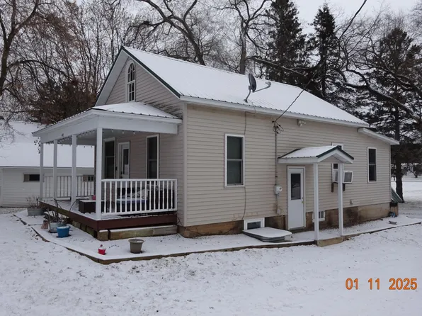 440 6th Ave, Clear Lake, WI 54005