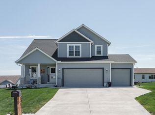 907 Ridge Ct, Watertown, WI 53094