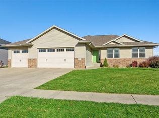 3220 Stanley Cup Dr, Marion, IA 52302