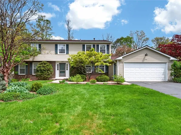 200 Orchard Creek Ln, Rochester, NY 14612