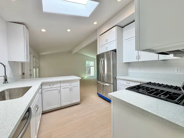 4442 Cannington Dr — Photo 5