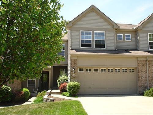 105 Hidden Ridge Ct