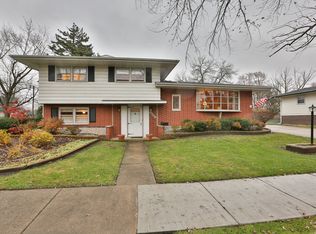 18901 Wildwood Ave, Lansing, IL 60438