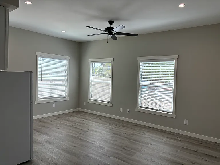 Area off kitchen
