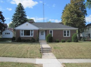 928 N 5th St, Manitowoc, WI 54220