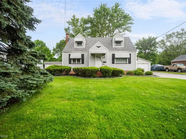 155 Raynor Dr, Bedford, OH 44146