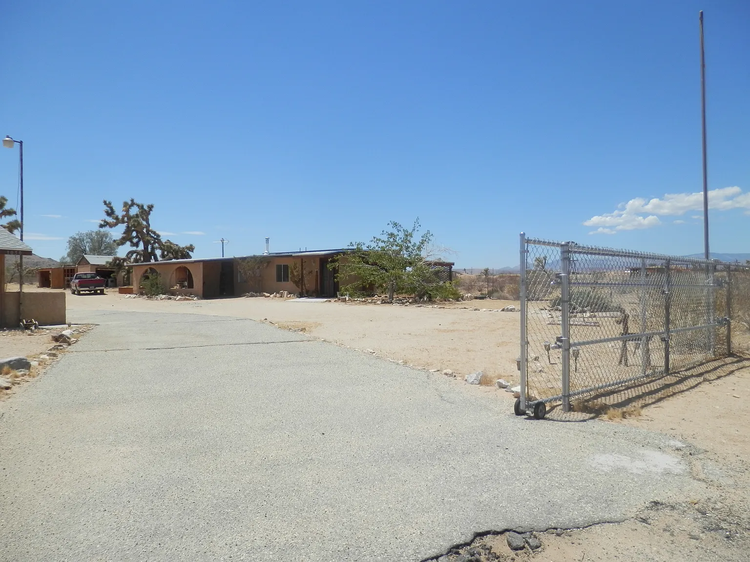 2 bed, 1000 sqft, $2,150 — Photo 2