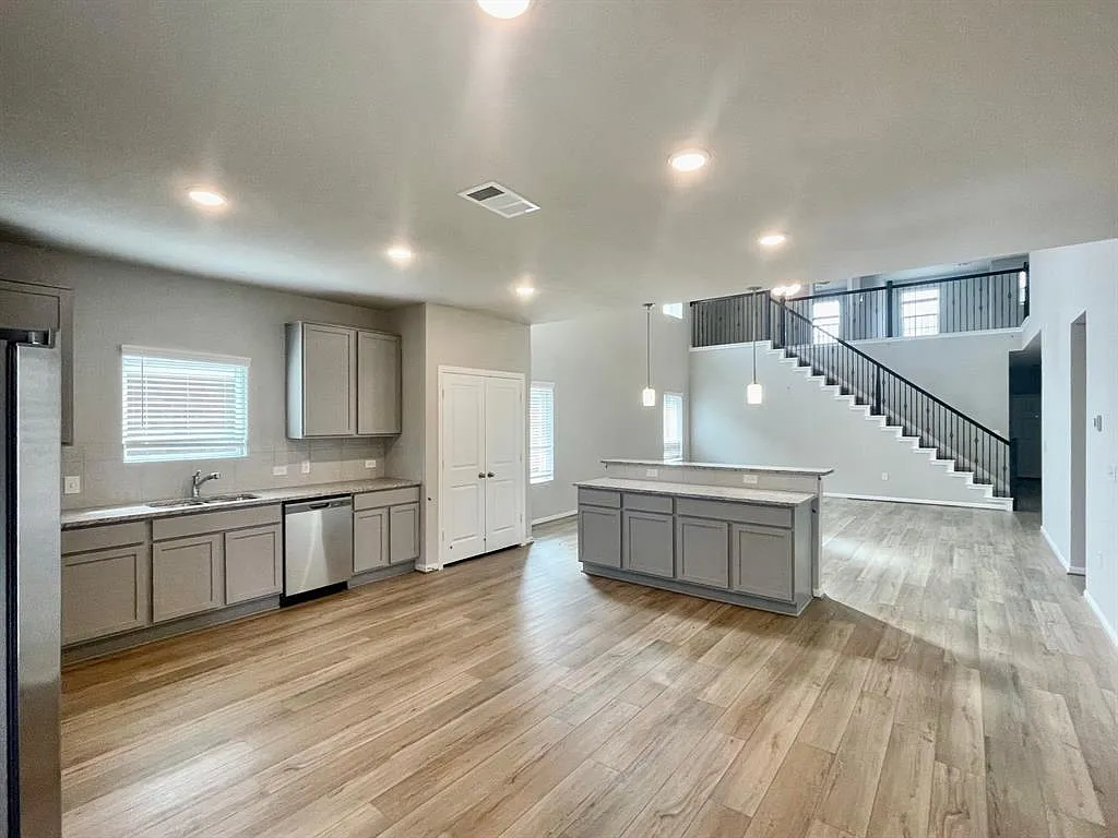 Building Photo - 6708 Covina Ln