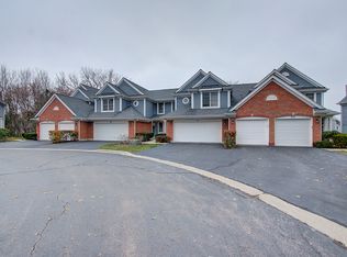 374 Prairie Meadow Ln, Vernon Hills, IL