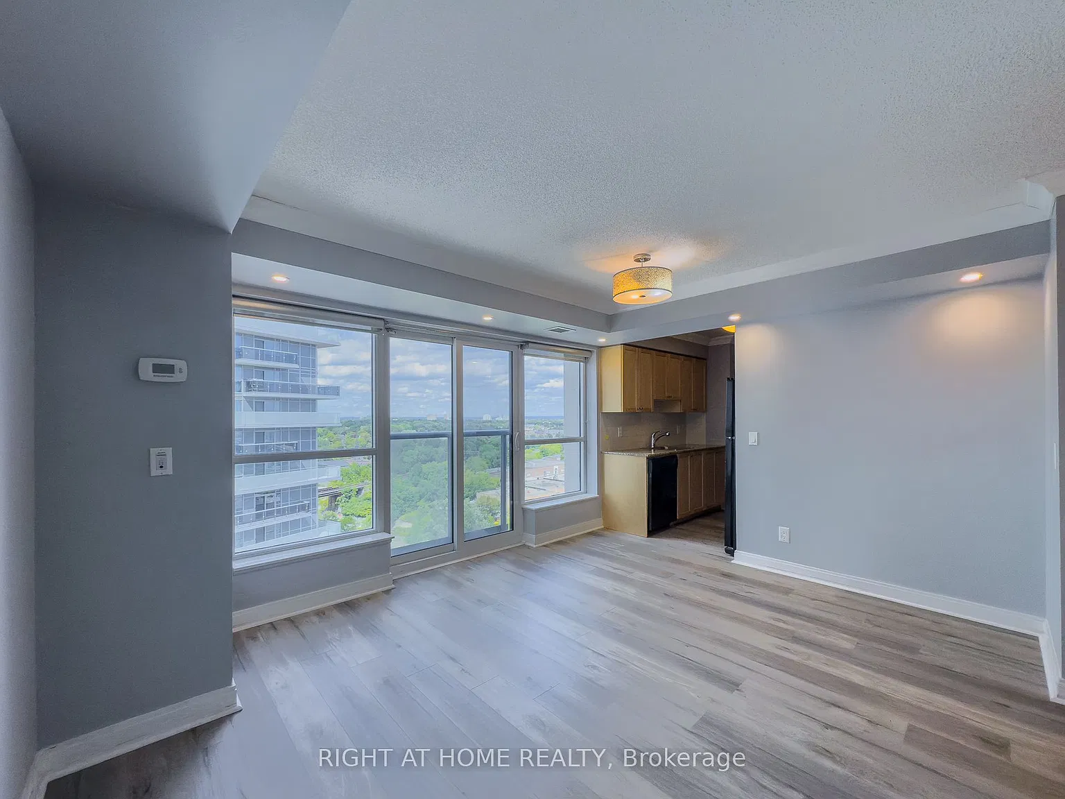 1 bed, $2,000 — Photo 2