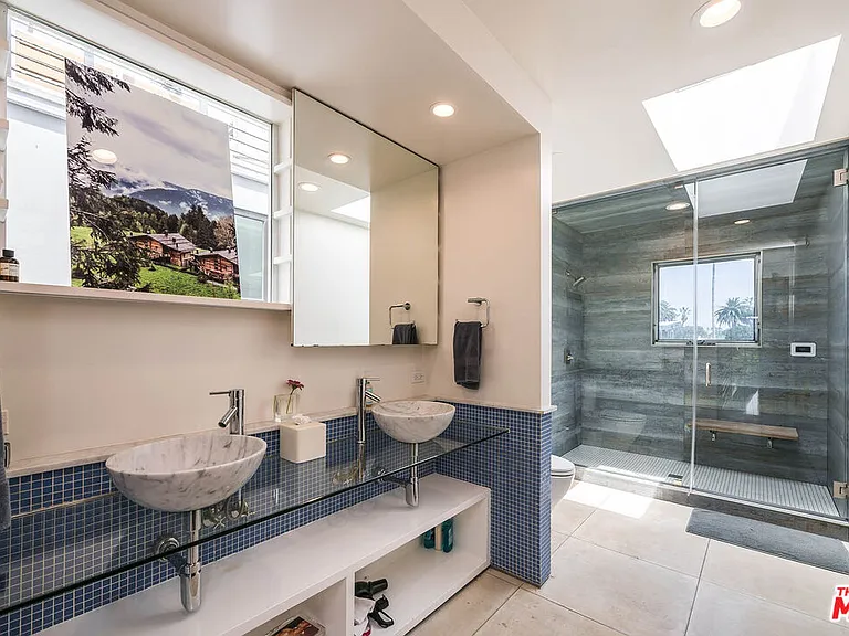 417 Venice Way — Photo 19