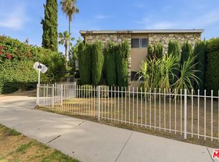 18611 Clark St, Tarzana, CA 91356