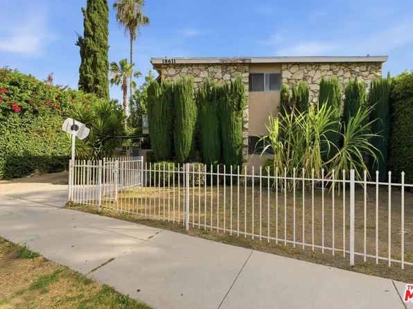 18611 Clark St, Tarzana, CA 91356