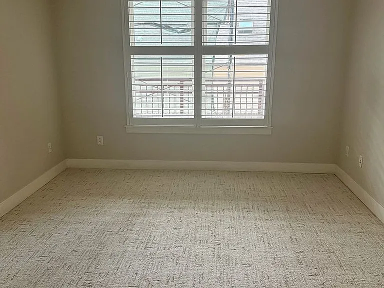 2240 N Clay St #205 — Photo 8