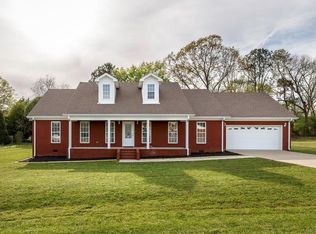 501 Oakview Cir, Killen, AL 35645