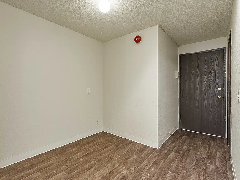 Badger & Blue Lake Apartments — Photo 23