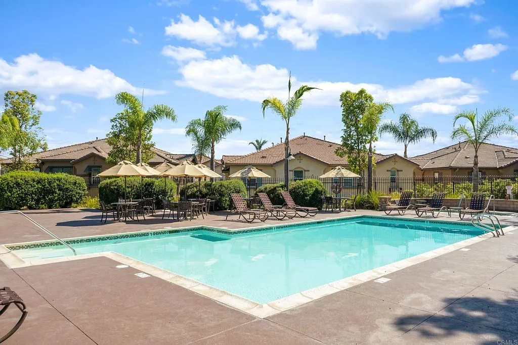 3 bed, 2.5 bath, 1550 sqft, $3,800 — Photo 3