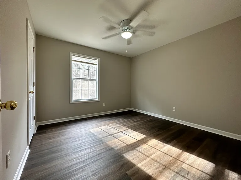 209 Sewell Rd — Photo 9