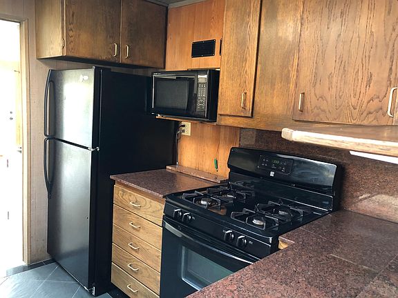 4th image of 2466 Westlake Ave N Unit 15