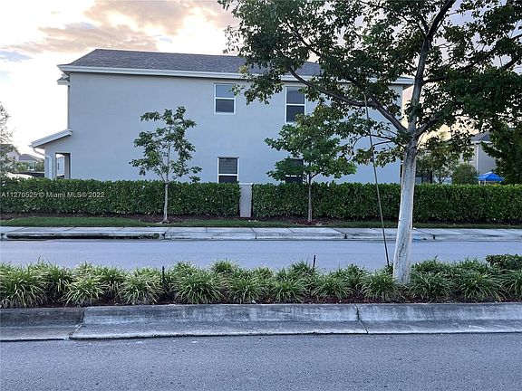 3rd image of 601 NE 4th St