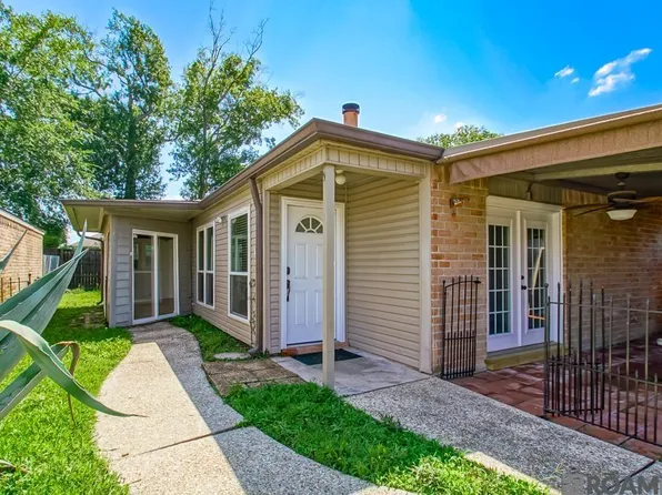 2331 Torrey Pine Dr, Baton Rouge, LA 70816
