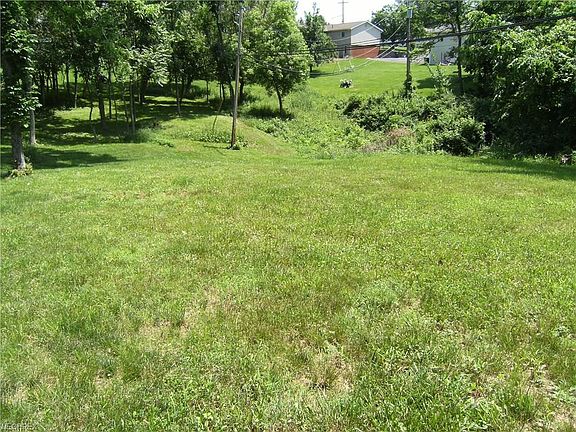 3rd image of 5570 Oak Cir