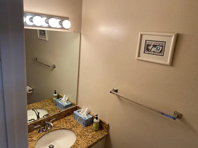 1300 Stonewood Ct — Photo 9