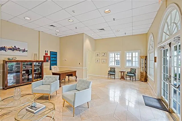 1224 Saint Charles Ave #214 — Photo 4