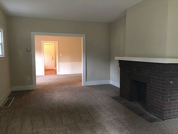2nd image of 878 Delia Ave