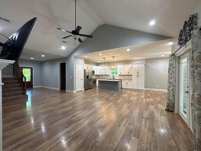 262 Allenwood Dr — Photo 5