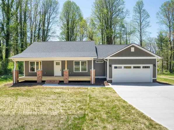 285 Highland Park Rd, East Flat Rock, NC 28726