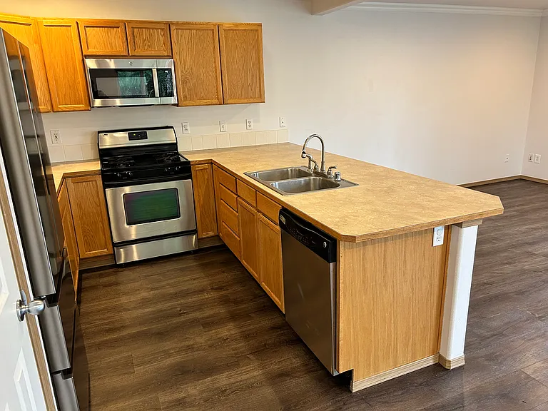 10104 Montana Rd #B — Photo 7