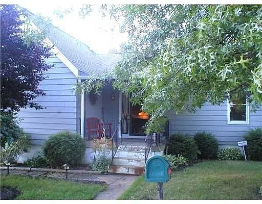 1304 McGee Ave photo 1