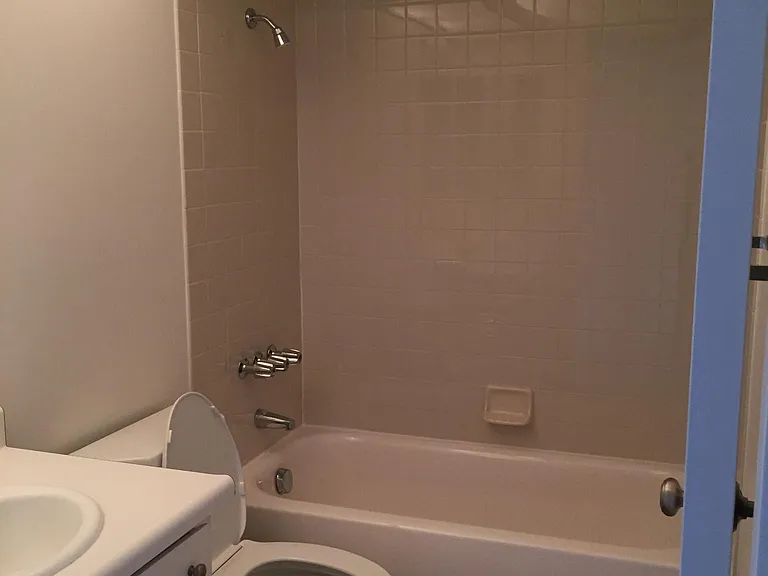 16 Coleridge Dr #1 — Photo 10