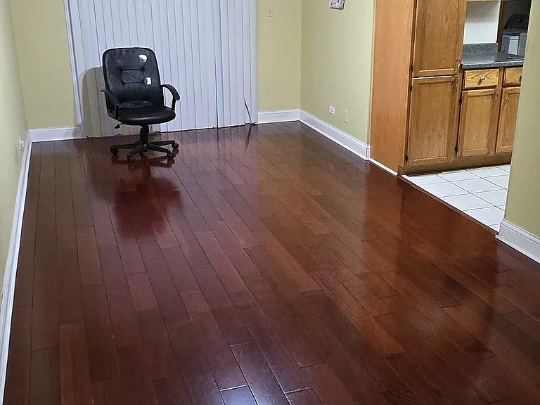 805 Bishop Ct — Photo 3