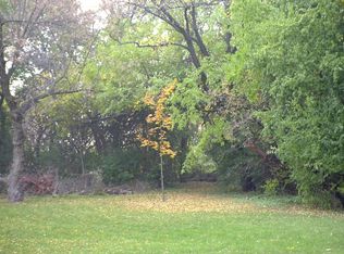 7041 N Willow Spring Rd, Long Grove, IL 60060