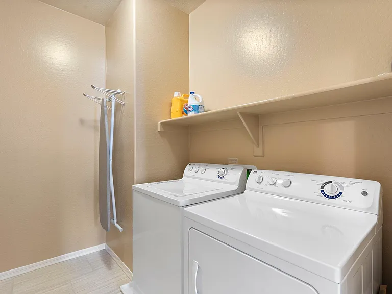 9122 W Coolbrook Ave — Photo 29